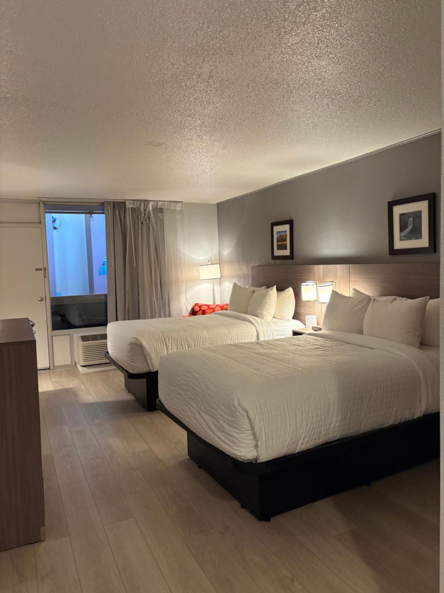 Clarion Inn & Suites And Convention Center 卡尼 外观 照片