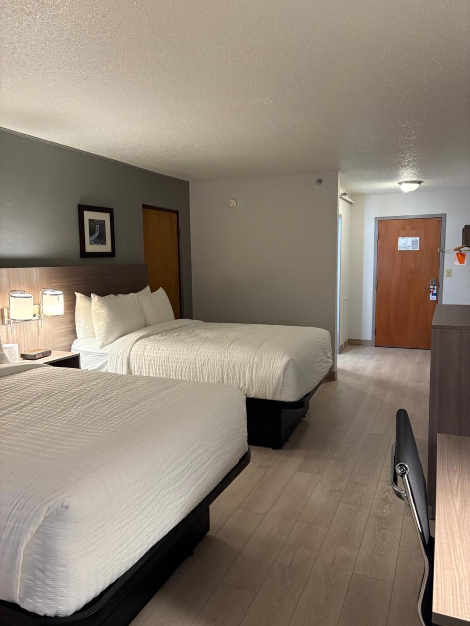 Clarion Inn & Suites And Convention Center 卡尼 外观 照片
