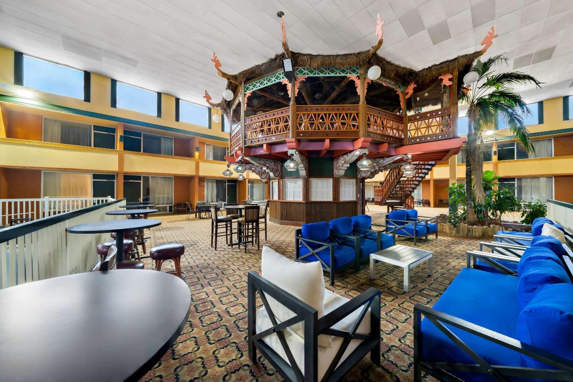 Clarion Inn & Suites And Convention Center 卡尼 外观 照片