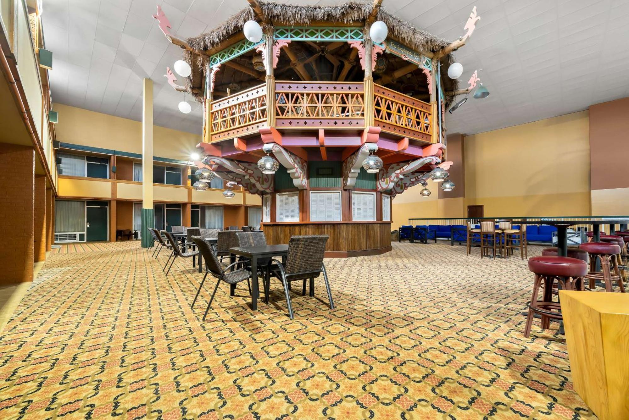 Clarion Inn & Suites And Convention Center 卡尼 外观 照片