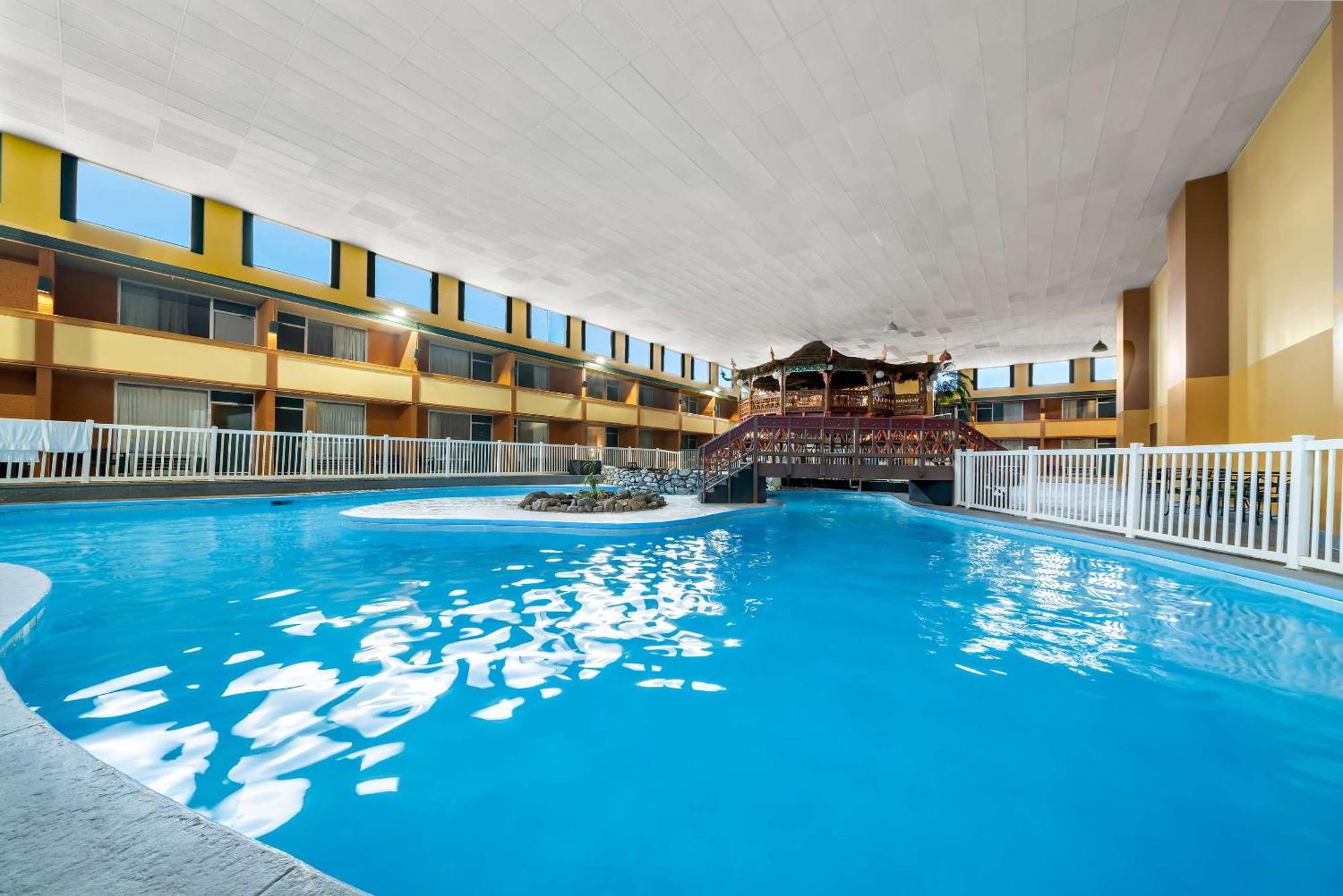 Clarion Inn & Suites And Convention Center 卡尼 外观 照片